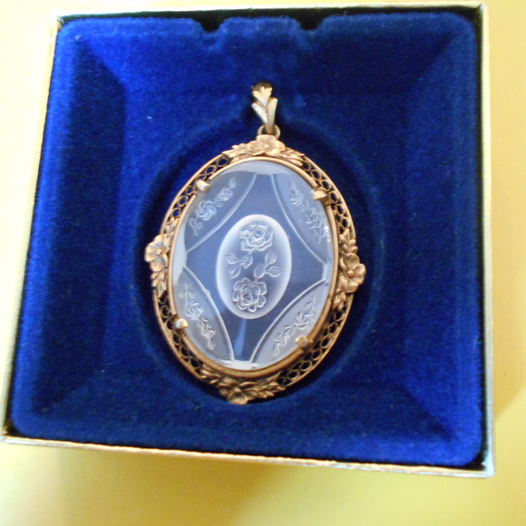 Vintate Victorian Style Pendant - Picture 2 of 8